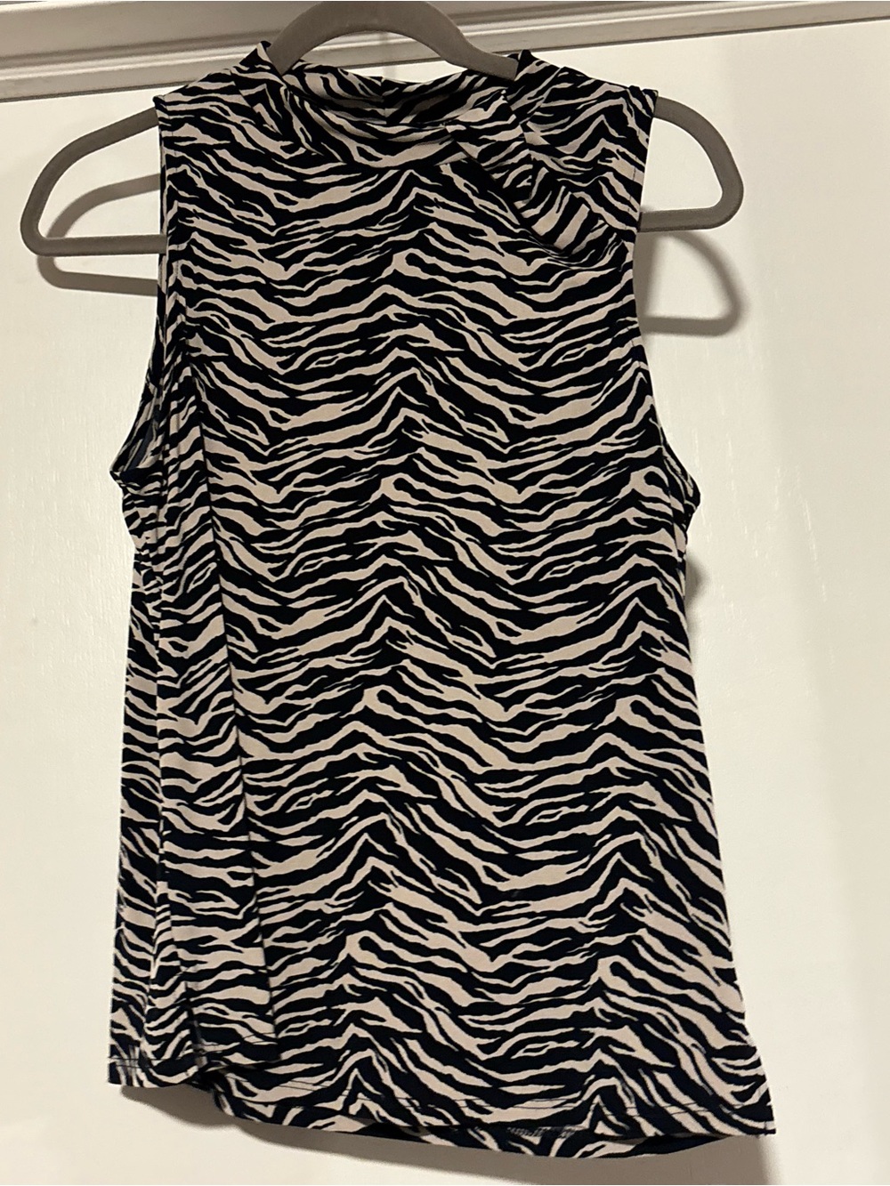 🌸Sleeveless Mock Neck Tank in Black and Cream Zebra Print